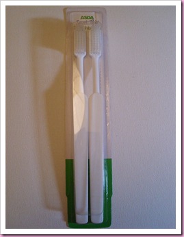 10p Toothbrushs