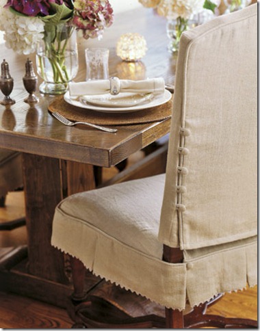 Slipcovered-Dining-Chairs-HTOURS0107-de