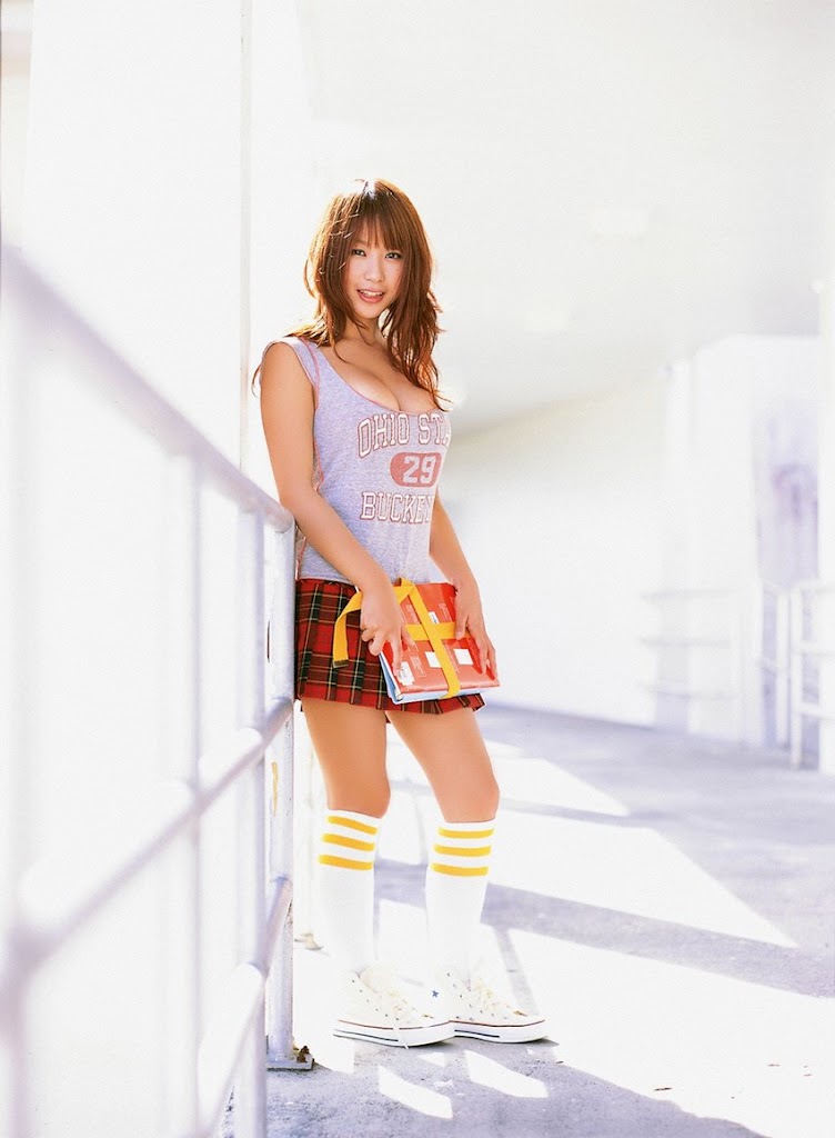 Mai Nishida Japanese Gravure Busty Sexy Idol Photos Gallery.jpg