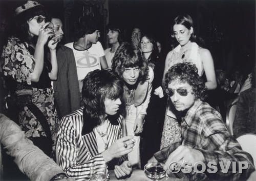[Bob Dylan, Mick Jagger, his wife, Bianca, and Keith Richards having a party[4].jpg]