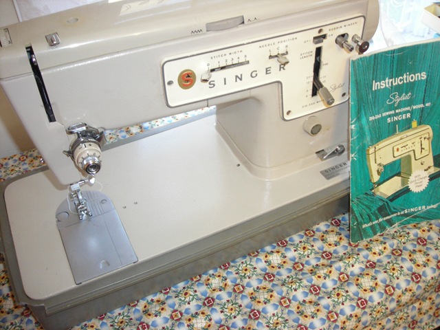 [Sewing Machine Singer 003[5].jpg]