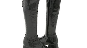 Nina scherzt Lippenstift (Kleinkind/Jugend)