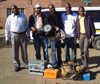 [Belfast police recovered loot from farm attack 20 May 2009.jpg]