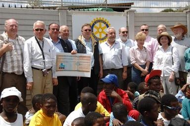 [Dutch Rotarians support Orange Farm squatter camp orphanages with huge donations[9].jpg]