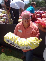 Stroebel Magda delivering donated food ANGELS AT WORK Pretoria