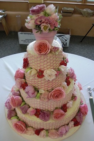 [Jordan's wedding cake[3].jpg]