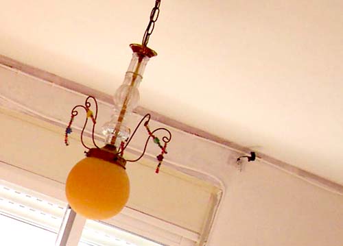 como renovar una vieja lampara con pintura