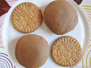Biscuit Chocolate Rolls Preparation