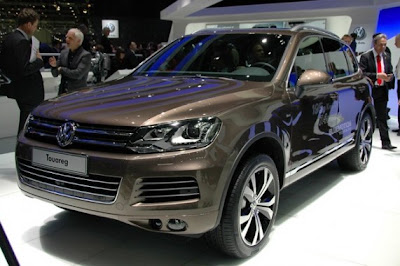 2011 Volkswagen Touareg 2011 Volkswagen Touareg-01.jpg
