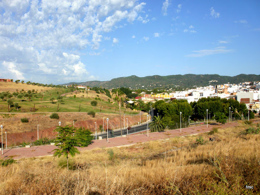  Barrio del Naranjo, sierra y un lateral del Parque de la Asomadilla.