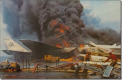 800px-USS_Forrestal_fire_RA-5Cs_burning_1967