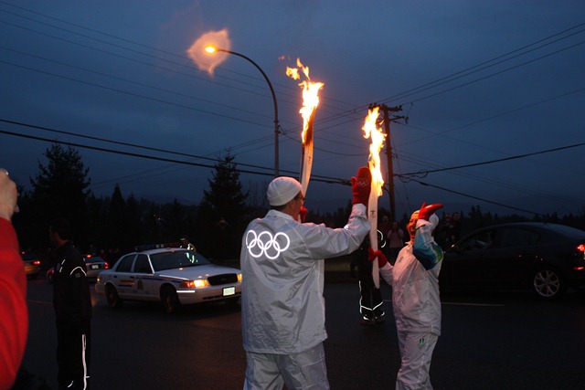 [Olympic Flame Feb 7 2010 086[4].jpg]