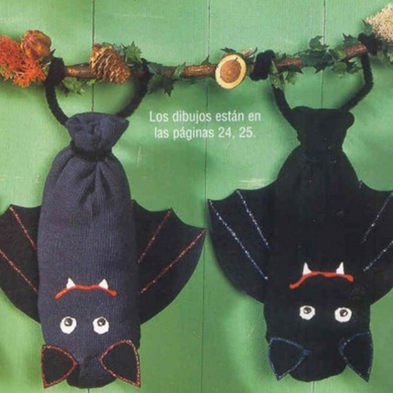 Manualidad halloween Murciélagos hechos con un calcetín