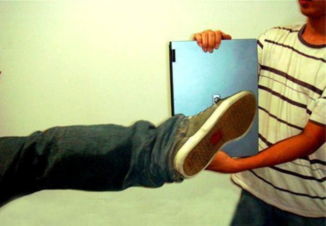 broken-laptop (11)