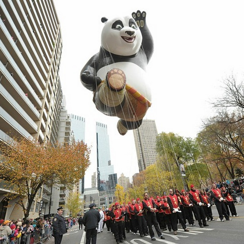 Macy's Thanksgiving Day Parade 2010 | Amusing Planet