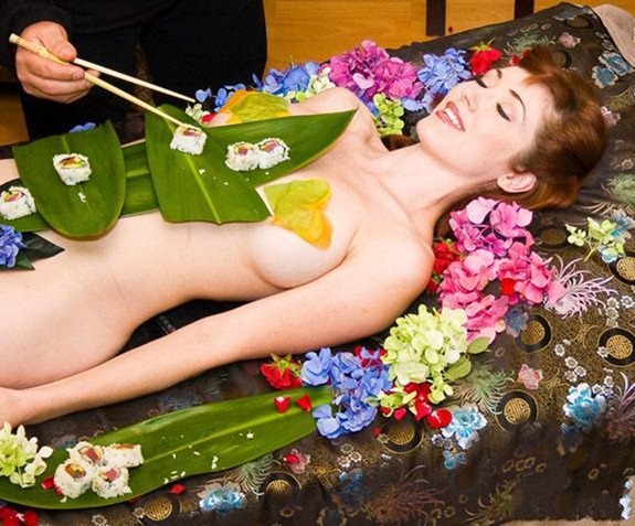 naked-body-sushi (3)