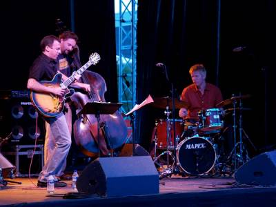 Israel Sandoval Trio