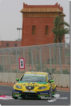 30.04.2010 Marrakech, Morocco, Gabriele Tarquini (ITA), SR - Sport, SEAT Leon 2.0 TDI - WTCC, Marrakech, Morocco, Rd. 05-06 - www.xpb.cc, EMail: info@xpb.cc - copy of publication required for printed pictures. Every used picture is fee-liable. © Copyright: Photo4 / xpb.cc - LEGAL NOTICE: THIS PICTURE IS NOT FOR ITALY