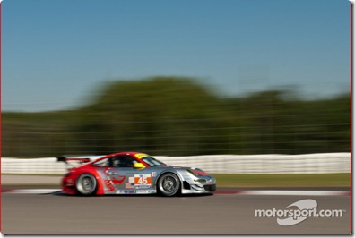 #45 Flying Lizard Motorsports Porsche 911 GT3 RSR: Jorg Bergmeister, Patrick Long