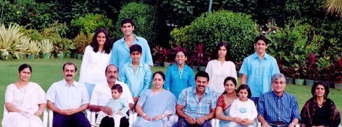 [Venkatesh With His Family[2].jpg]