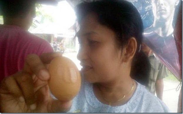 Telur Bertuliskan Hebohkan Warga Aceh