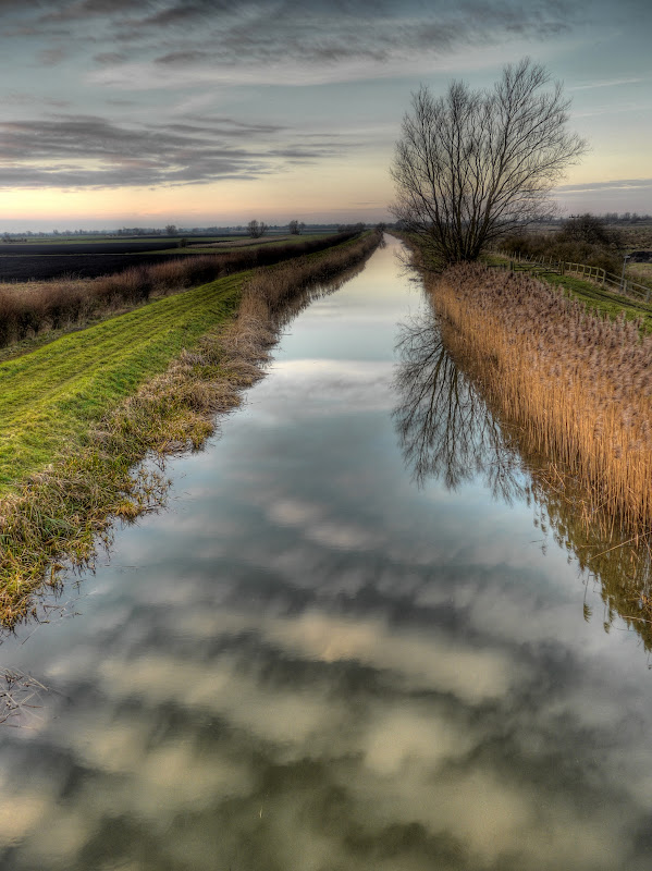 P1220228_29_30_31_32_33_34_tonemapped.jpg