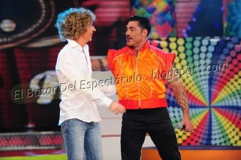Ibañez es saludado por Fort.JPG