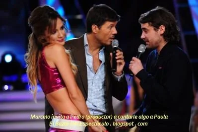 Marcelo invita a Pedro (productor) a cantarle algo a Paula.JPG
