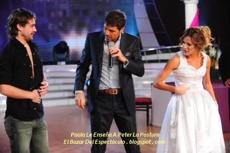 Paula Le Enseña A Peter La Postura.jpg