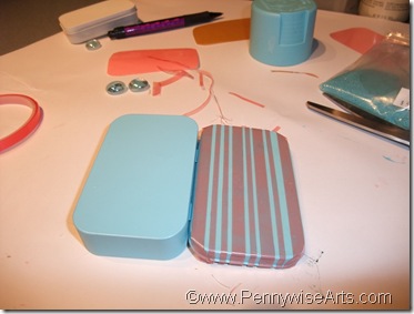 4. Apply O'So in two widths to lid,creating stripes