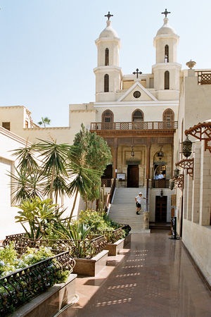 [300px-Cairo,_Old_Cairo,_Hanging_Church,_Egypt,_Oct_2004[4].jpg]