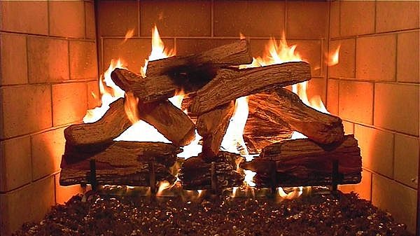 [fireplace-main_Full windhamcourt com[4].jpg]