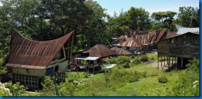 800px-Batak-village_09N9400-01