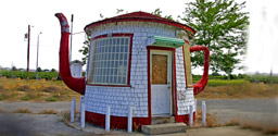 Teapot Dome Gas Station, Zillah, WA, USA 