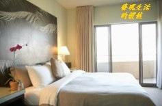[hotel_room012.jpg]
