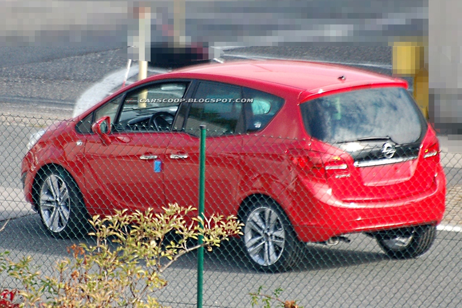 [2010-Opel-Meriva-7[2].jpg]