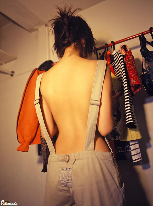Aki Hoshino 214_188249_e162beae64cb56f.jpg