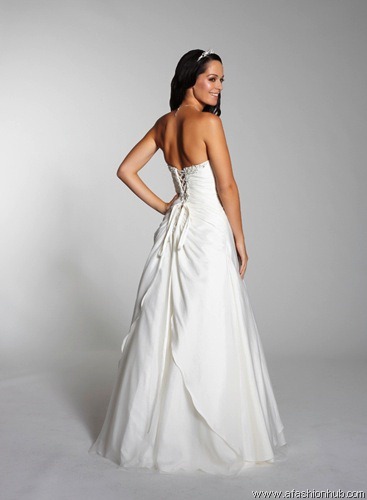 [White Wedding Dresses (10)[4].jpg]