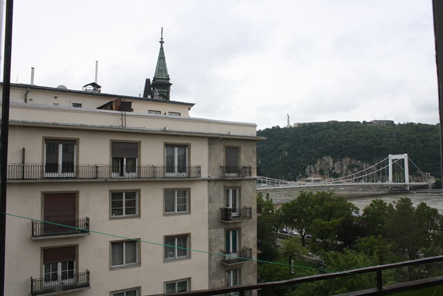 [Budapest0523.jpg]