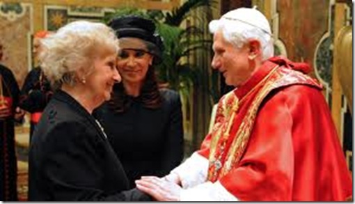 Estela de Carlotto con Benedicto XVI y Cristina K