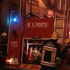 Bombeiro morre em combate a um incêndio na zona histórica do Porto