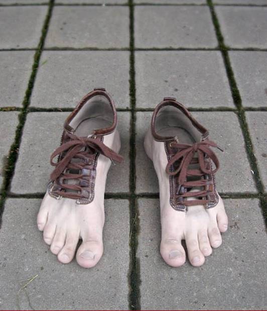 [Funny Fashion Foot Wear 2009 (2).jpg]