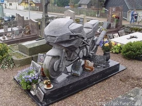 [unusual but funny grave stone (19).jpg]