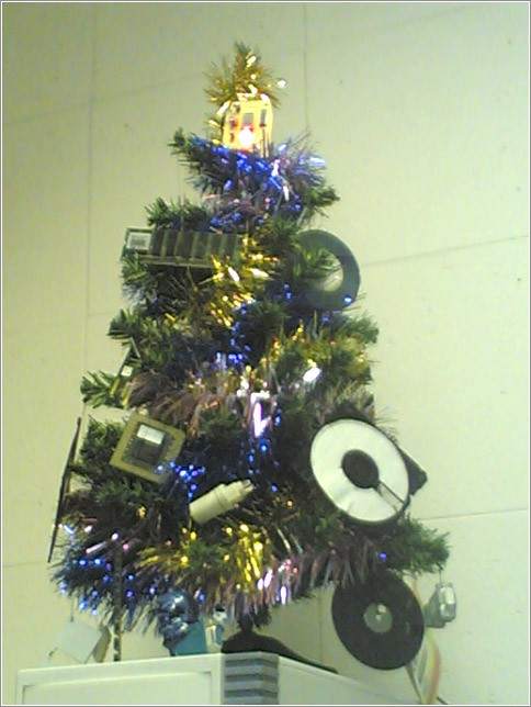 [funny-creative-christmas-tree (19).jpg]