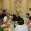 Podczas kolacji przy stole z Parą Światową Marią Carlą i Carlem Volpini, Parą Regionu Mauritius Pascal i Gérard Gouges, Parą Regionu Polska Marią i Leszkiem Kukułka i ks. Markiem Plutą.