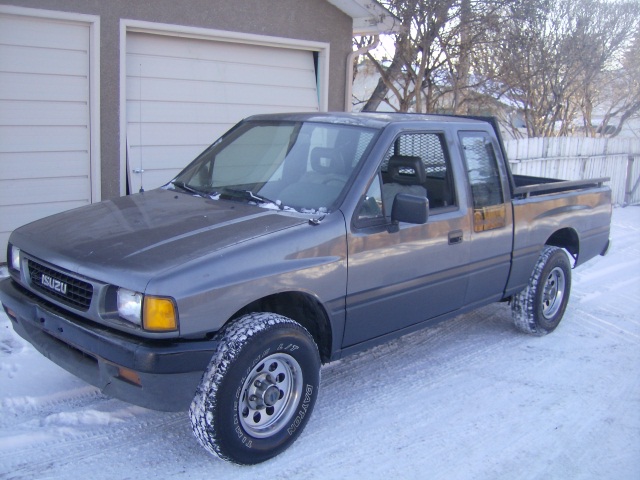 New canuck member 92 spacecab 4x4 FI 2.6 350,000km's