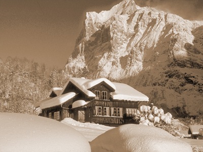 winter-swiss-mountain-chalet_Grindelwald Tourismus