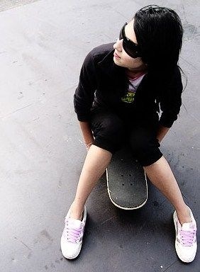[garotas fake de skate (4)[3].jpg]