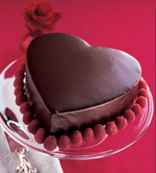 [dire_chocolate_heart_layer_cake_with_chocolate_cinnamon_mousse_v[5].jpg]