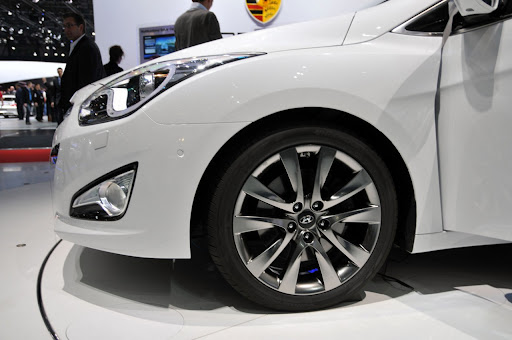 2011-Hyundai-i40-6.jpg